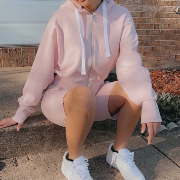 PINK hoodie and short set - Picture 5 of 5